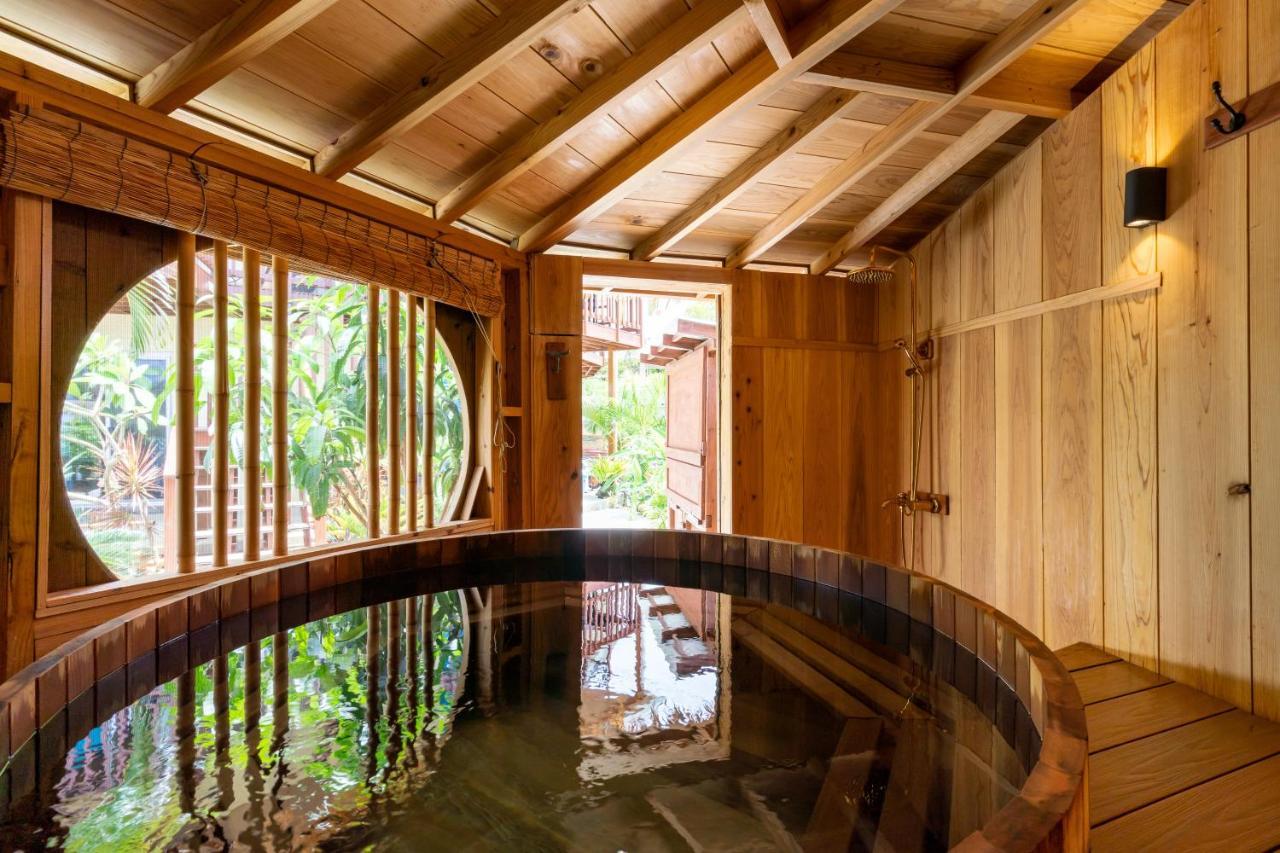 Island Breeze - Round House With Bbq - Wooden Hot Tub - Beach 온나 외부 사진