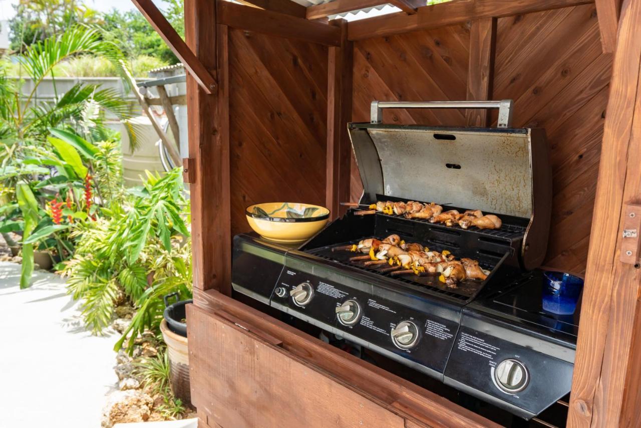 Island Breeze - Round House With Bbq - Wooden Hot Tub - Beach 온나 외부 사진